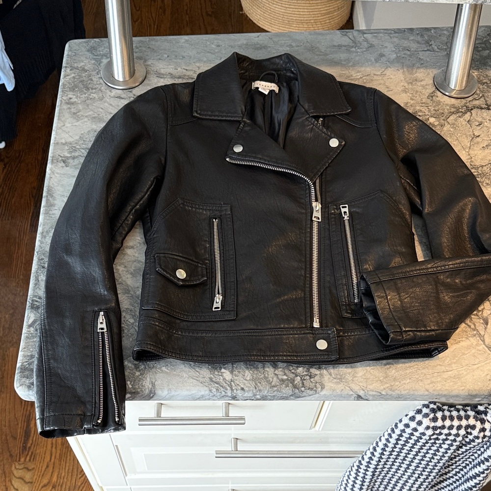 Black Leather Jacket (TOPSHOP)